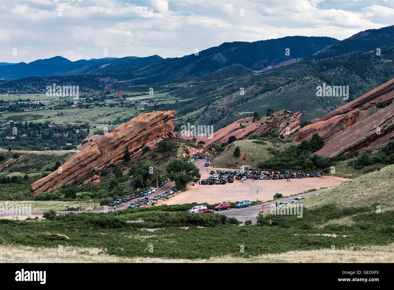 Red Rocks Amphitheater tanken für einen Konzertabend, Jefferson County, Colorado, USA Stockfoto