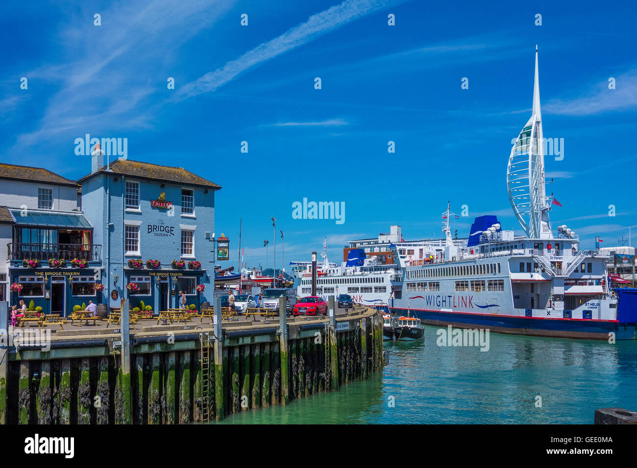 Docks Bridge Tavern Pub Wight Fähre Spinnaker Tower Portsmouth (Hampshire) Stockfoto