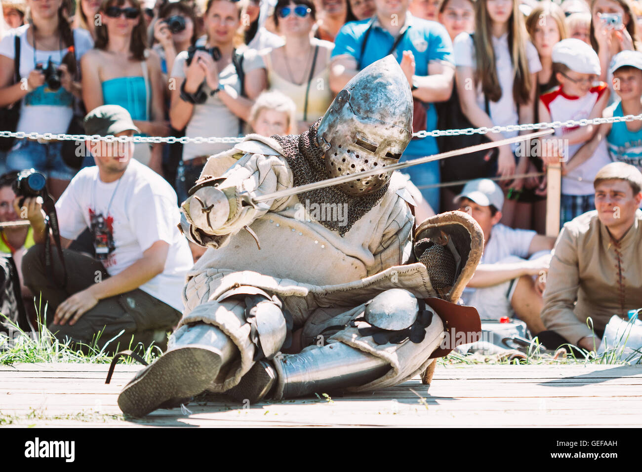 Ethnologisches, Belarus - July19, 2014: Denkmalpflege der ritterlichen Kämpfe auf der mittelalterlichen Kultur festival Stockfoto