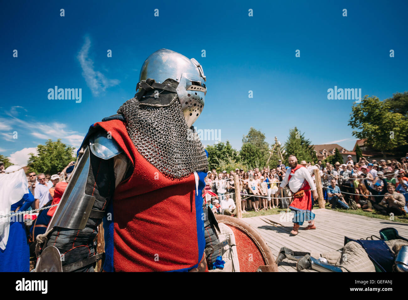 Ethnologisches, Belarus - July19, 2014: Denkmalpflege der ritterlichen Kämpfe auf der mittelalterlichen Kultur festival Stockfoto