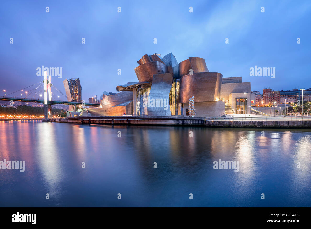 Guggenheim Museum Bilbao, Museum für moderne und zeitgenössische Kunst, Architekt Frank Gehry, Bilbao, Baskenland, Spanien (editio Stockfoto