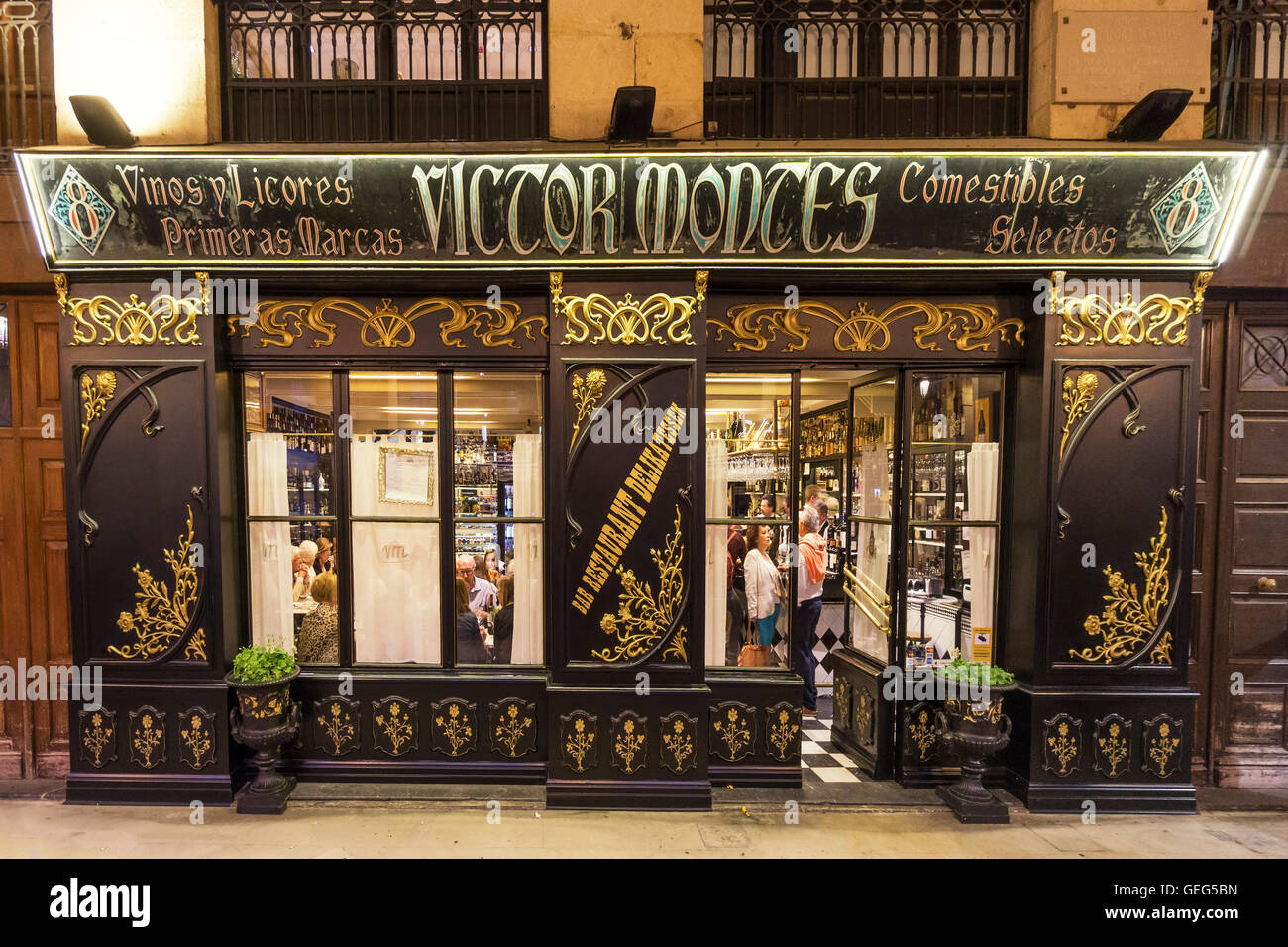 Das historische Victor Montes Restaurant im Plaza Nueva, Bilbao, Baskenland, Spanien Stockfoto