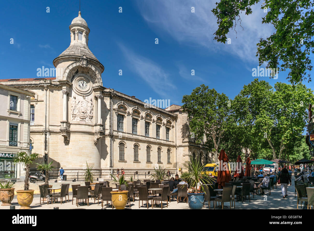 Cafe Restaurant Bourse, Nimes, Languedoc-Roussillion, Provence, Frankreich, Europa Stockfoto