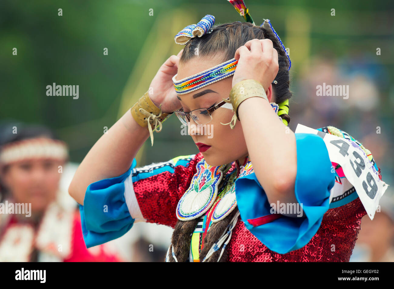 Pow Wow Native Tänzerin in Tracht Six Nations Grand River-Champion des Champions Powwow, Ohsweken Kanada Stockfoto