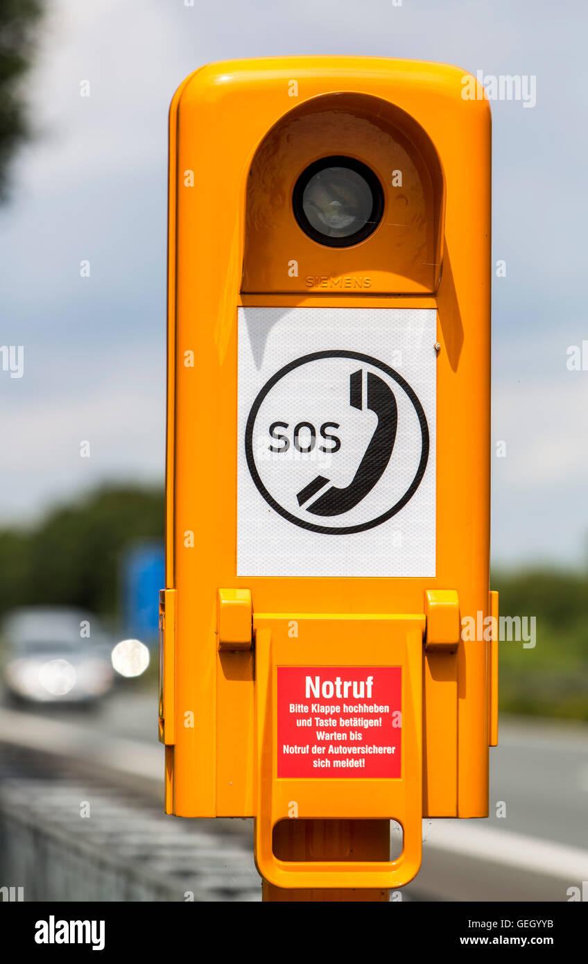 SOS Telefon, am Straßenrand Notruftelefon, Call Box, entlang der deutschen Autobahnen, Autobahn, direkter Zugang zu Notdiensten, Stockfoto