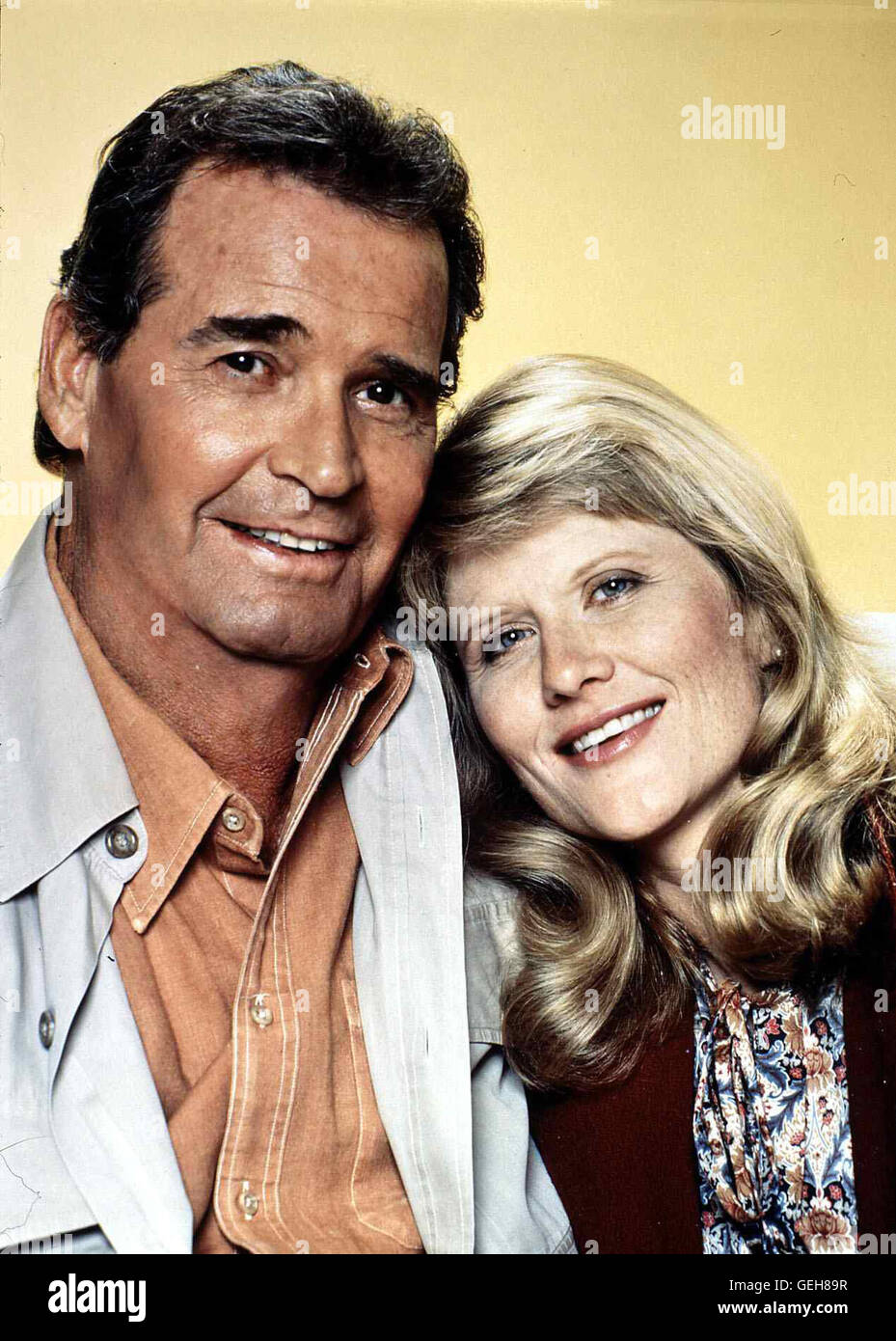 Albert Sidney (James Garner) Und Terry Novis (Judith Ivey) Entwickeln Ein Herzliches Verhaeltnis Zueinander. Lokalen Caption *** 1991, Decoration Day, Purple Heart - sterben-Stunde Des Siegers Stockfoto