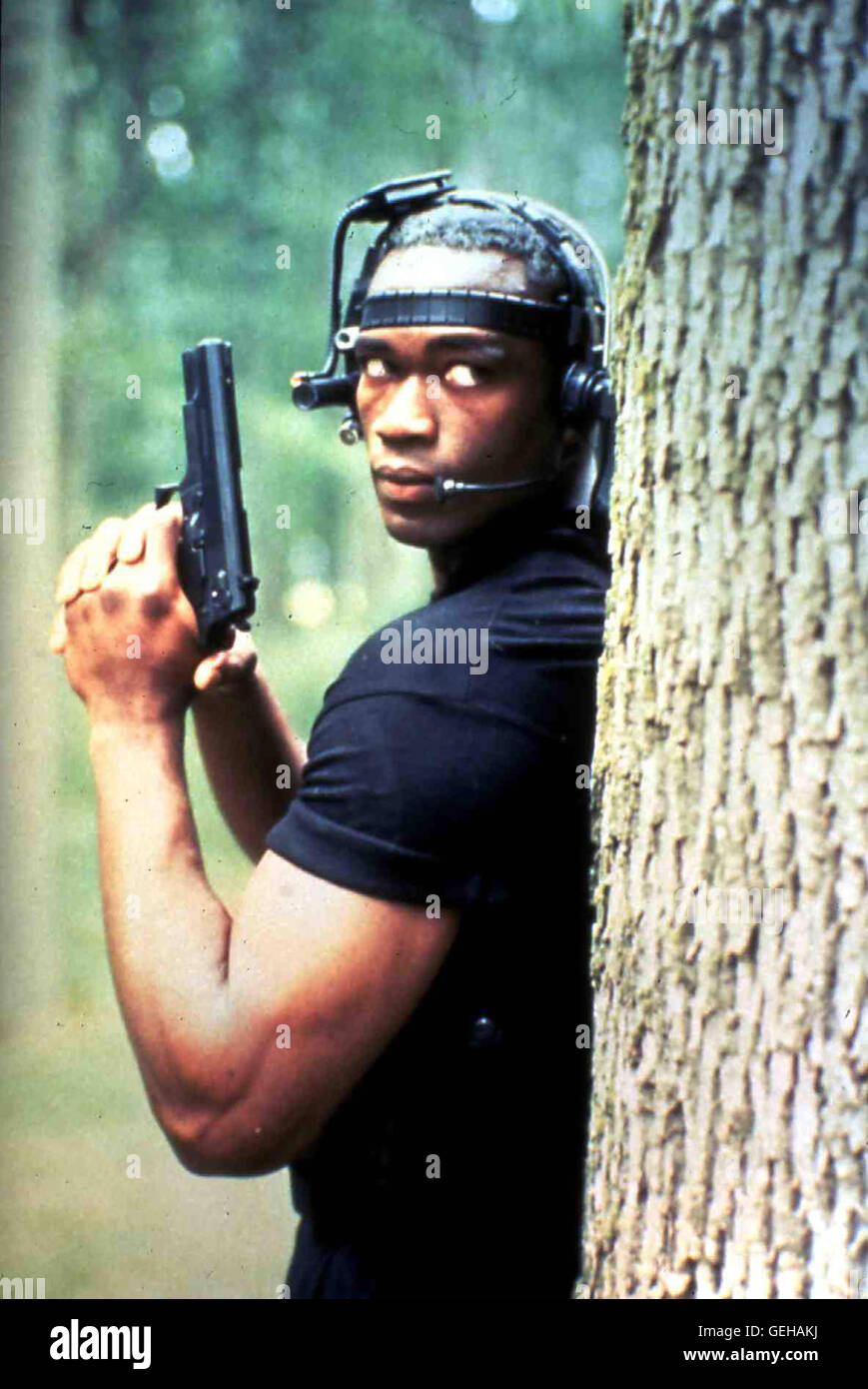 Billy Blanks Justin (Billy Blanks) ist Im Auftrag des FBI als Undercover-Agent Unterwegs. Er Soll in der "Virtual Arts Academy" Seinen Kollegen Eric Ausfindig Machen. Lokalen Caption *** 1994, keine Gnade erwarten, erwarten Sie keine Gnade - Zuschnitts Stockfoto