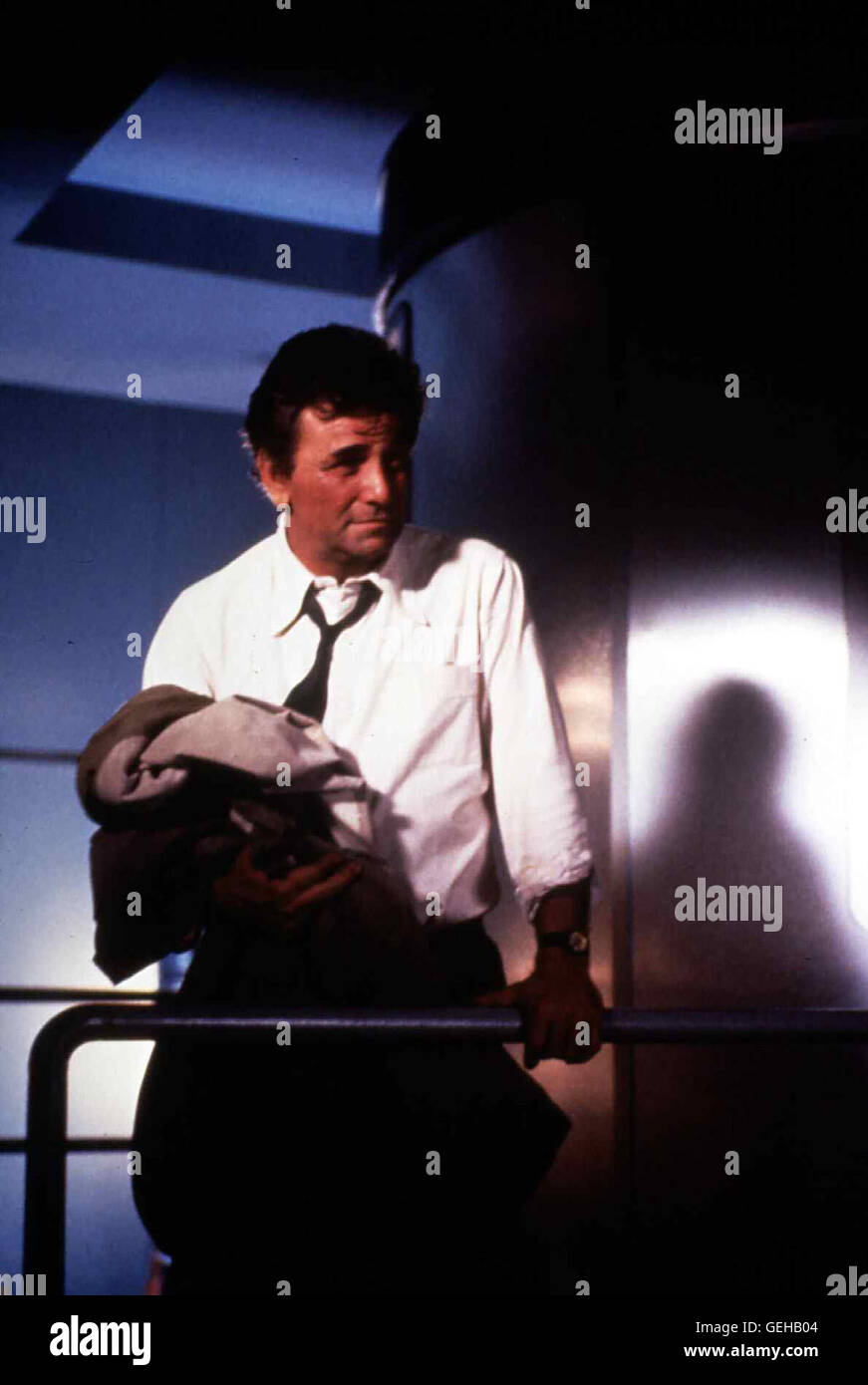 Peter Falk Lt. Columbo (Peter Falk) Untersucht Den Gewaltsamen Tod Eines Zauberers. Lokalen Caption *** 1989 Columbo geht auf die Guillotine, Columbo - Toedliche Tricks Stockfoto