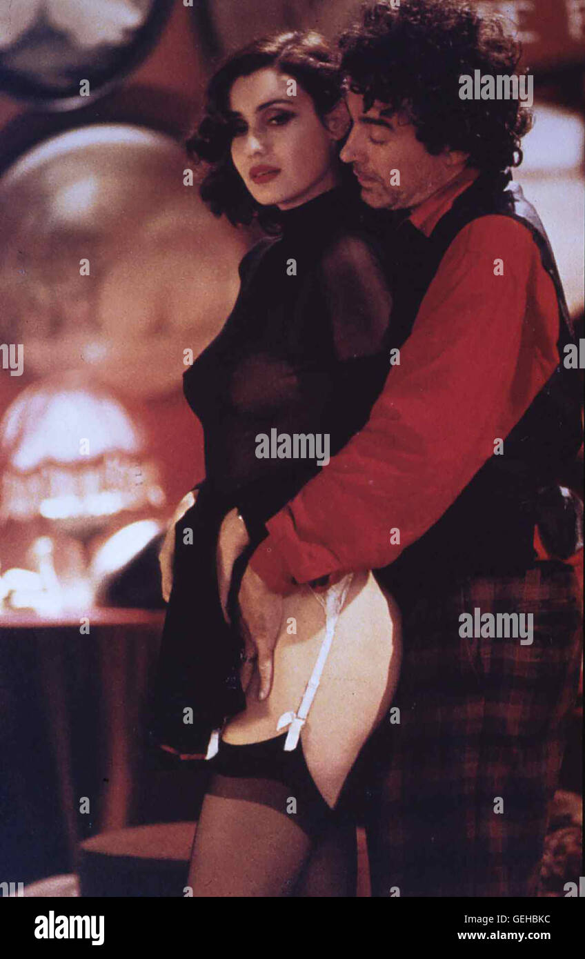 Claudia Koll, Franco Brancia Roli sterben Sinnlichkeit Dianas (Claudia Koll) Zieht Sie Jedoch Immer Wieder Zu Anderen Maennern (Franco Brancia Roli) Hin.       Lokalen Caption *** 1992, Cosi Fan Tutte, Eine Unmoralische Frau Stockfoto