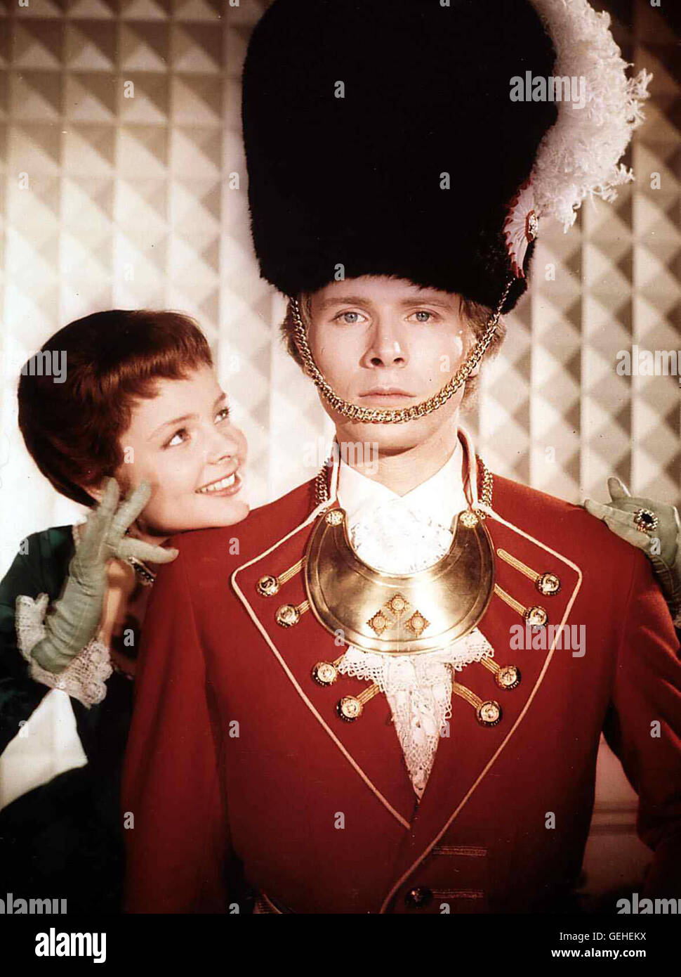 Sabine Sinjen, Horst Jansen Abigail (Sabine Sinjen), ZOF Und Vertraute der Englischen Königin Anne Kinokomödie Den Schmucken Gardeoffizier Arthur Masham (Horst Jansen). Lokalen Caption *** 1960, Glas Wasser, Das, Das Glas Wasser Stockfoto