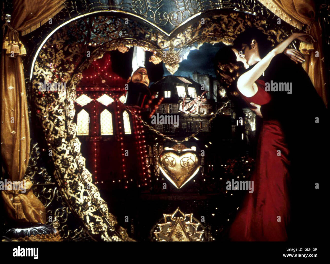 Nicole Kidman, Ewan McGregor Satine (Nicole Kidman), sterben Startaenzerin Im Moulin Rouge, Verliebt Sich in Den Jungen Poeten Christian (Ewan McGregor), der Nach Paris Kommt, um Schriftsteller Zu Werden. Lokalen Caption *** 1952, Moulin Rouge, Moulin Roug Stockfoto