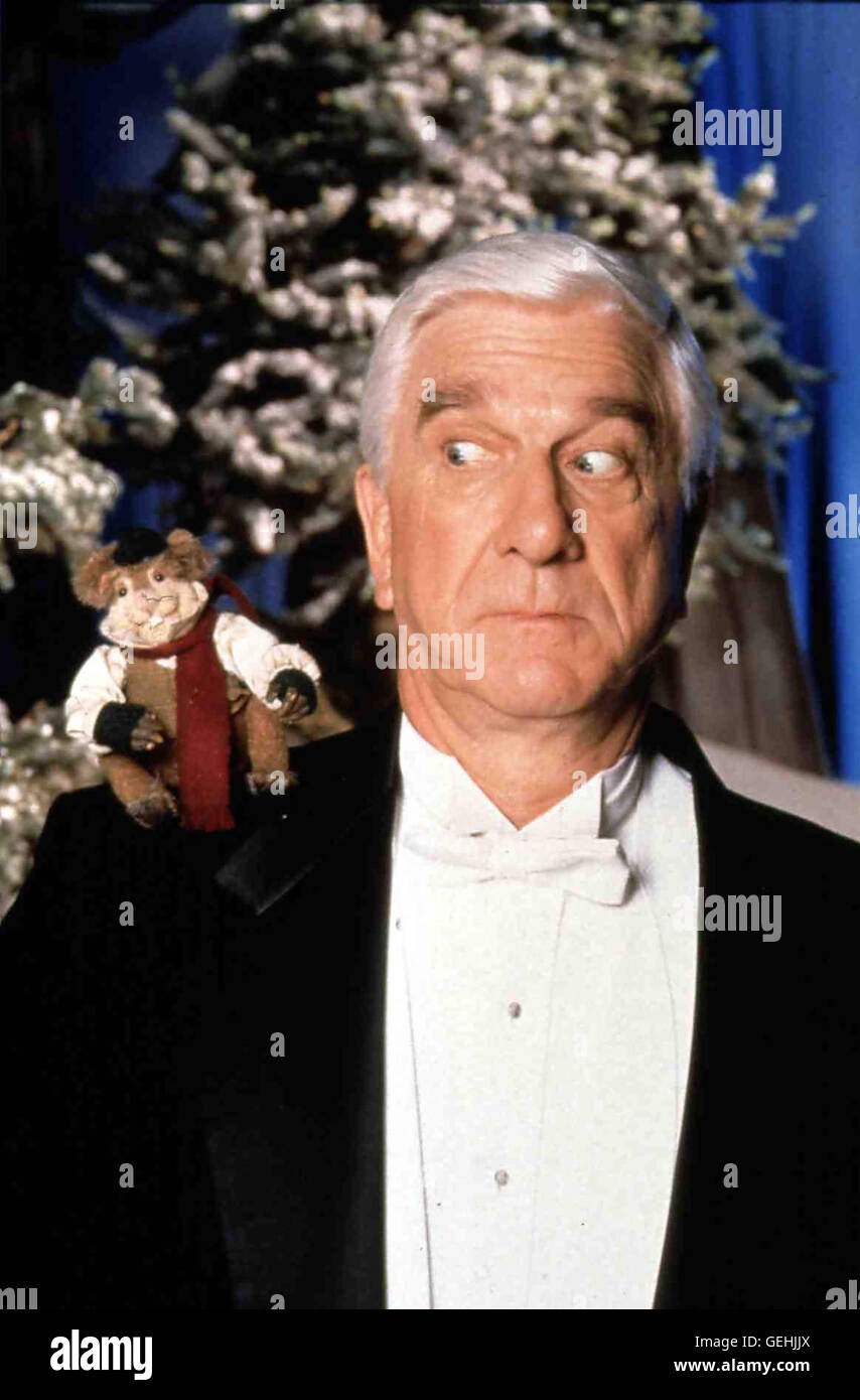 Leslie Nielsen Der Treue Und Skurrile Butler Baxter (Leslie Nielsen) Leidet Besonders Unter der Marotte Ringwaden Henn. Doch Dieses Jahr Hilft Ihm Pa Maus Bei der Suche. Lokalen Caption *** 1995, Mr Willowby Weihnachtsbaum, Die Muppets Unterm Weihnach Stockfoto