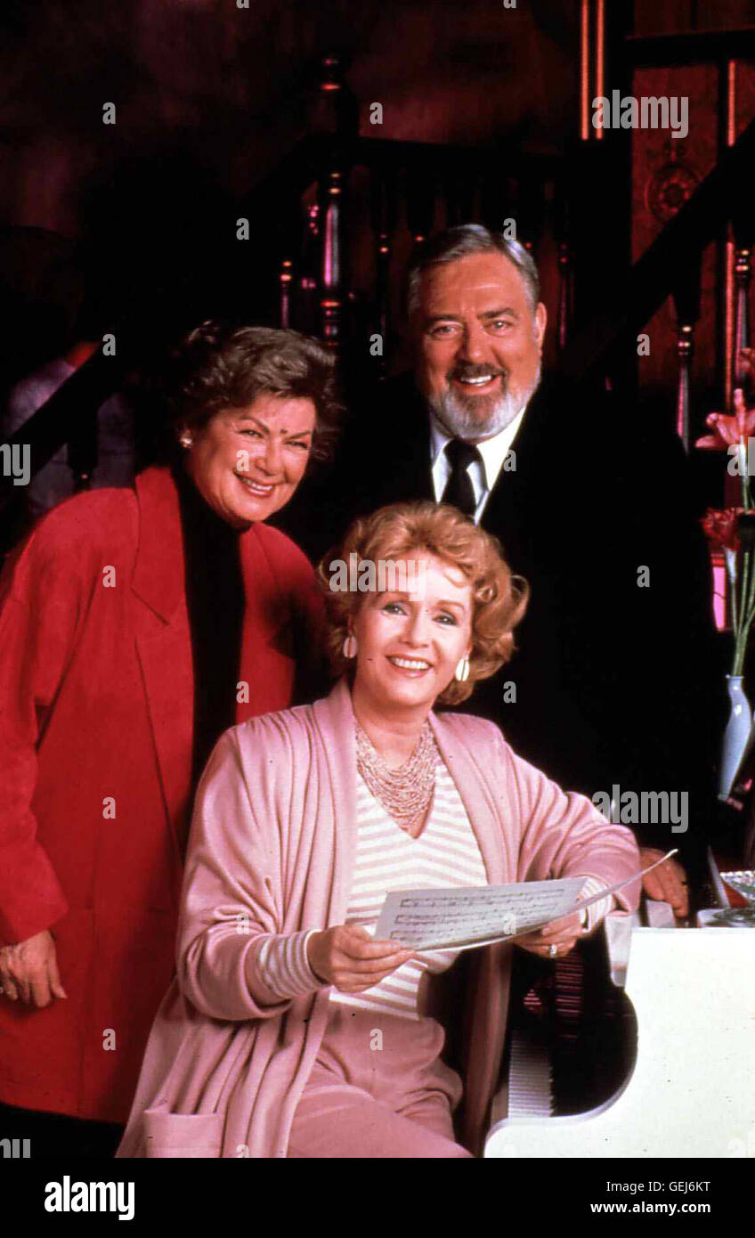 Barbara Hale, Debbie Reynolds, Raymond Burr sterben Alternde Diva Amanda Cody (Debby Reynolds, m) Gesteht Perry Mason (Raymond Burr) Und Della Street (Barbara Hale), Dass Sie Ein Motiv Fuer Den Mord Haette, Weil Sie Gefeuert Werden Sollte. Lokale Beschriftung Stockfoto