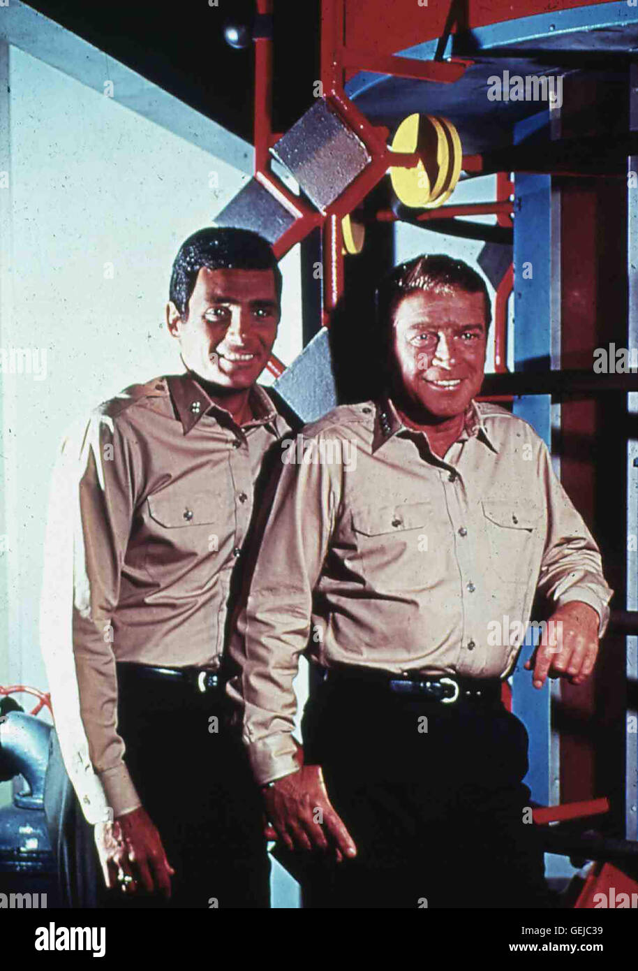 Richard Basehart, David Hedison Admiral Nelson (Richard Basehart), Commander Crane (David Hedison) *** lokalen Caption *** 1964, Reise auf den Meeresgrund, Seaview - In Geheimer Mission, sterben Stockfoto