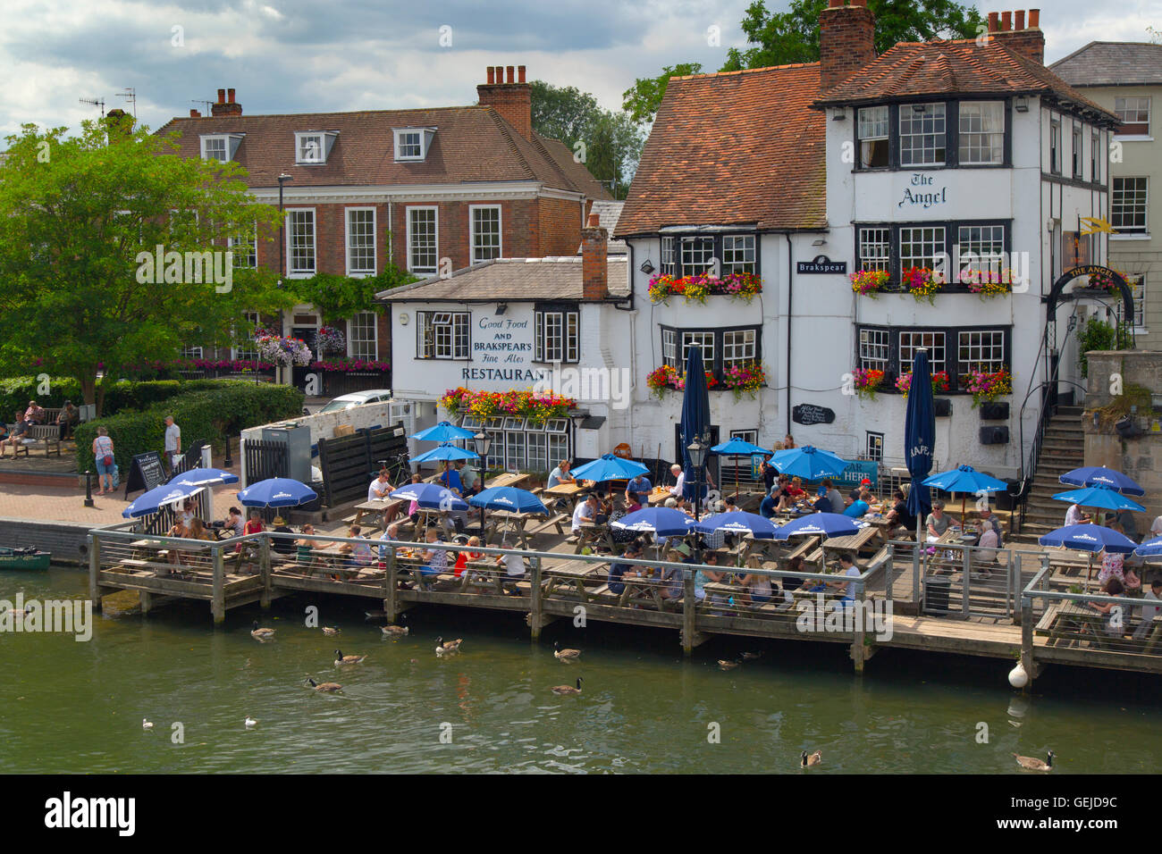 Die Engel-Wirtshaus am Henley Oxfordshire UK Juli Stockfoto