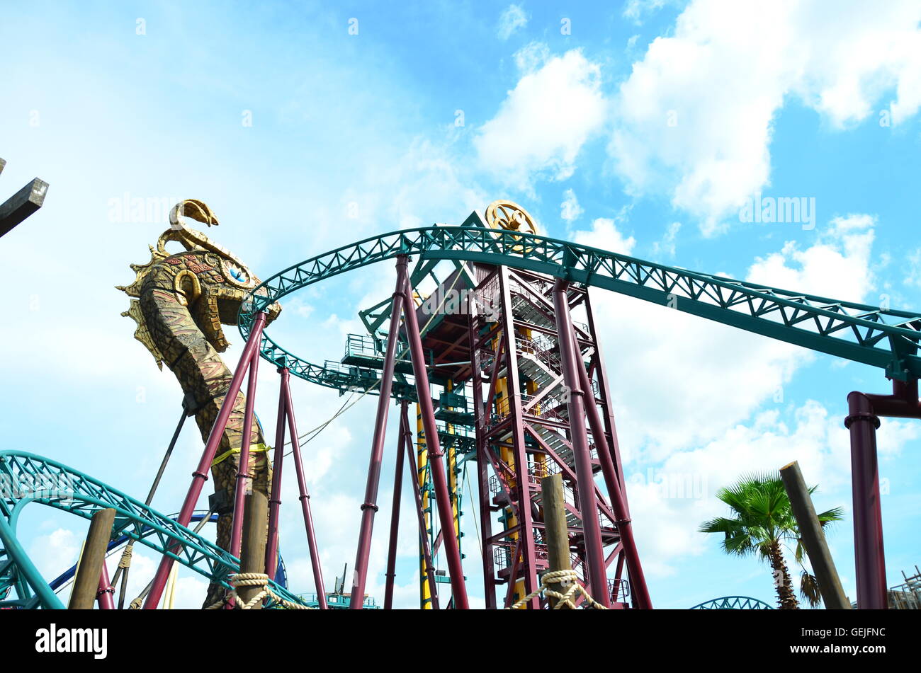 Cobra Fluch Spin Coaster im Busch Gardens Tampa Florida, der einzige seiner Art in der Welt Stockfoto