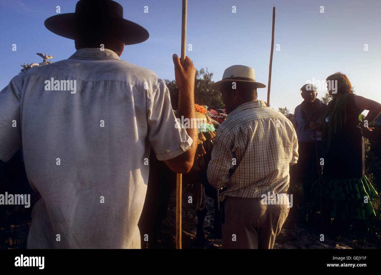 "Carreteros´pilgrims ruht in der Nähe von Corral de Félix, Romeria del Rocio, Pilger auf ihrem Weg durch den Nationalpark Doñana pi Stockfoto