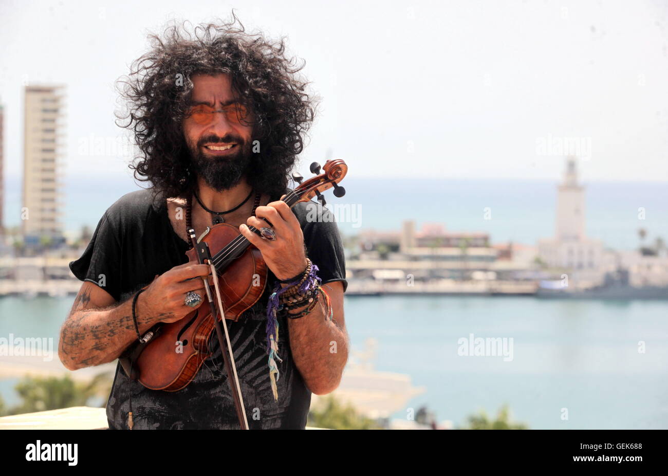 26. Juli 2016 - ist Ara Malikian Angebot am 9. September in der Stierkampfarena La Malagueta der einzige in Andalusien. Armenische Geiger bekannt für seine Ausdruckskraft und von sehr kleinen Brauen seinen eigenen Stil, der durch ihre Hintergründe und Erfahrungen projiziert. Malikian Szenarien hat mehr als 40 Länder gereist und hat Auszeichnungen weltweit Anerkennung gewonnen. Es ist ein vielseitiger Künstler, passt sich an alle Arten von Musikkultur und ist verantwortlich für seine reinste Stil aus ein argentinischer tango, Flamenco unsere Tierra Versionarla. Su nächste Termin in Málaga ist es am 9. September in der Stierkampfarena La Stockfoto