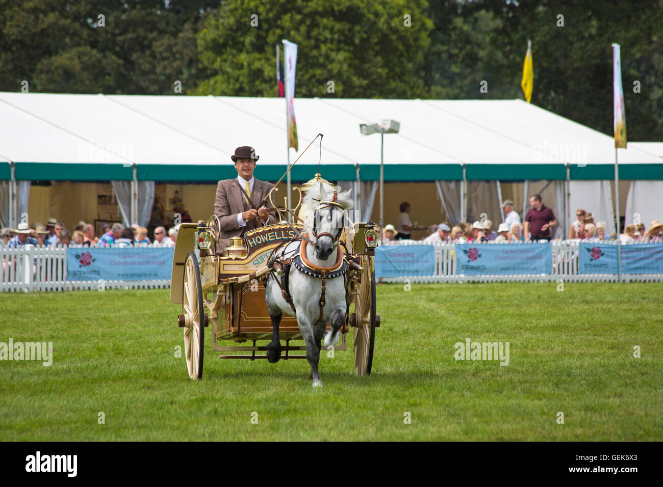 in der Nähe von Brockenhurst, Hampshire, UK. 26. Juli 2016. der erste Tag der neuen Gesamtstruktur & Hampshire County Show wie Tausende Veranstaltung findet an drei Tagen statt. Das Licht Handel zwei Wheeled Vehicles begeistern die Massen Credit: Carolyn Jenkins/Alamy Live News Stockfoto