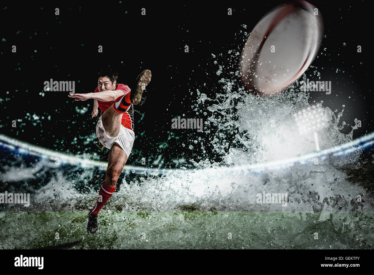 Porträt des japanischen Rugby-Spieler kicken Stockfoto