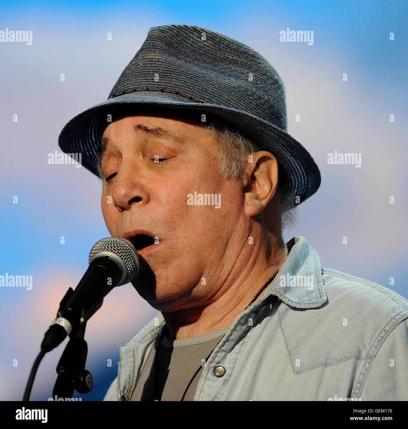 24. Juli 2016 probt an der DNC - Philadelphia, Pennsylvania, Vereinigte Staaten von Amerika - Singer-Songwriter Paul Simon. Stockfoto