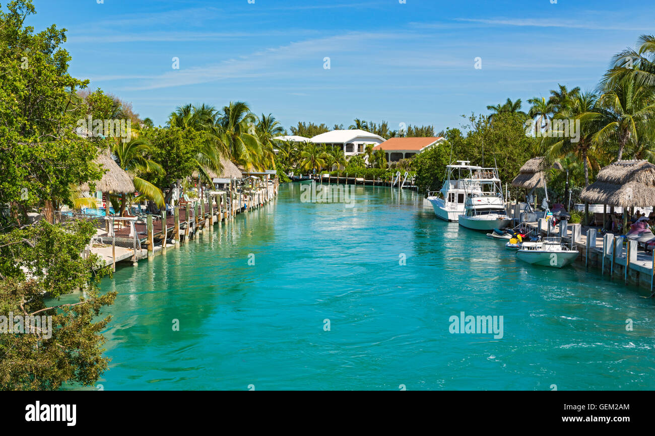 Florida Keys, Duck Key, Privathäuser mit Bootsanleger Stockfoto