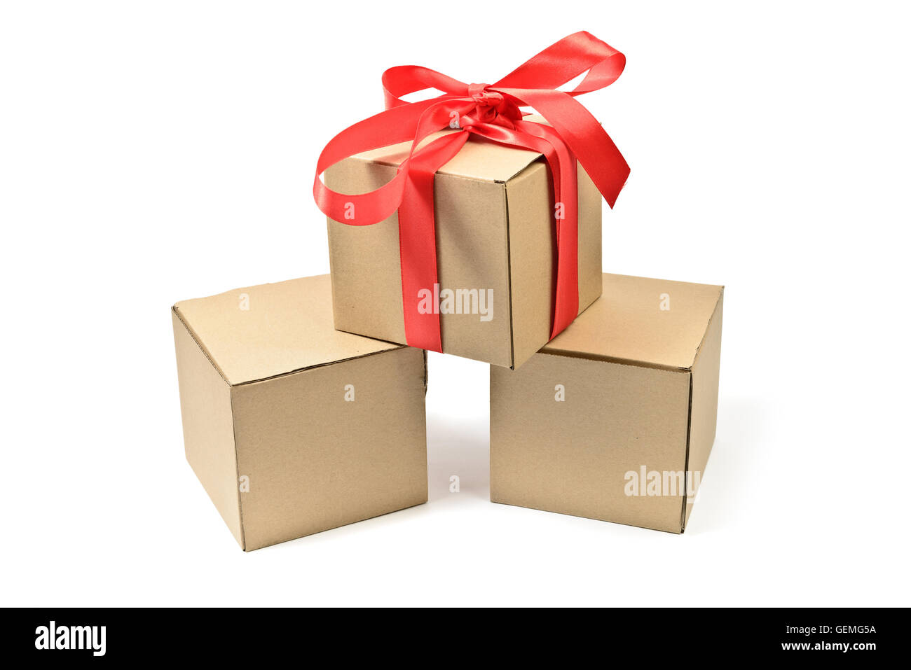 Stapel von Box Karton Geschenk isoliert auf weiss Stockfoto
