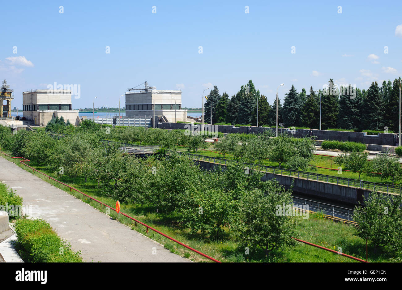 Schöne Aussicht auf zweispurigen schiffbar Schlösser an der Wolga Stockfoto