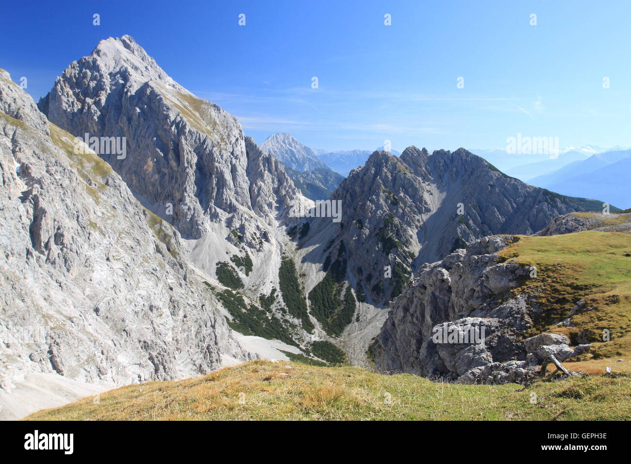 Geographie / Reisen, Österreich, Tirol, Außerfern, Tiroler Zugspitz Arena in der Nähe von Ehrwald, Mieminger Kette, Blick vom Hoellkopf, Griesspitze, Stockfoto