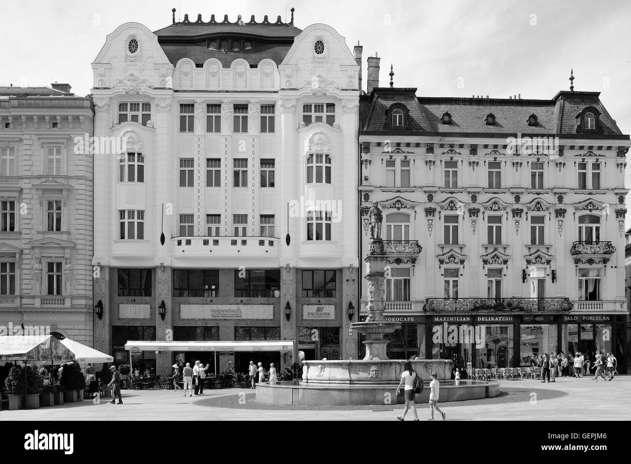 Der Hauptplatz, Bratislava. Roland Fountain in ein sonniges Sommertag Stockfoto