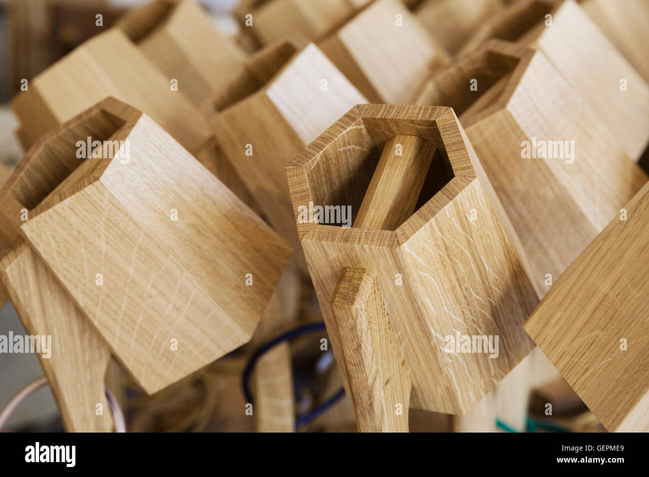 Nahaufnahme des sechseckigen, Holzmöbel Elemente. Stockfoto
