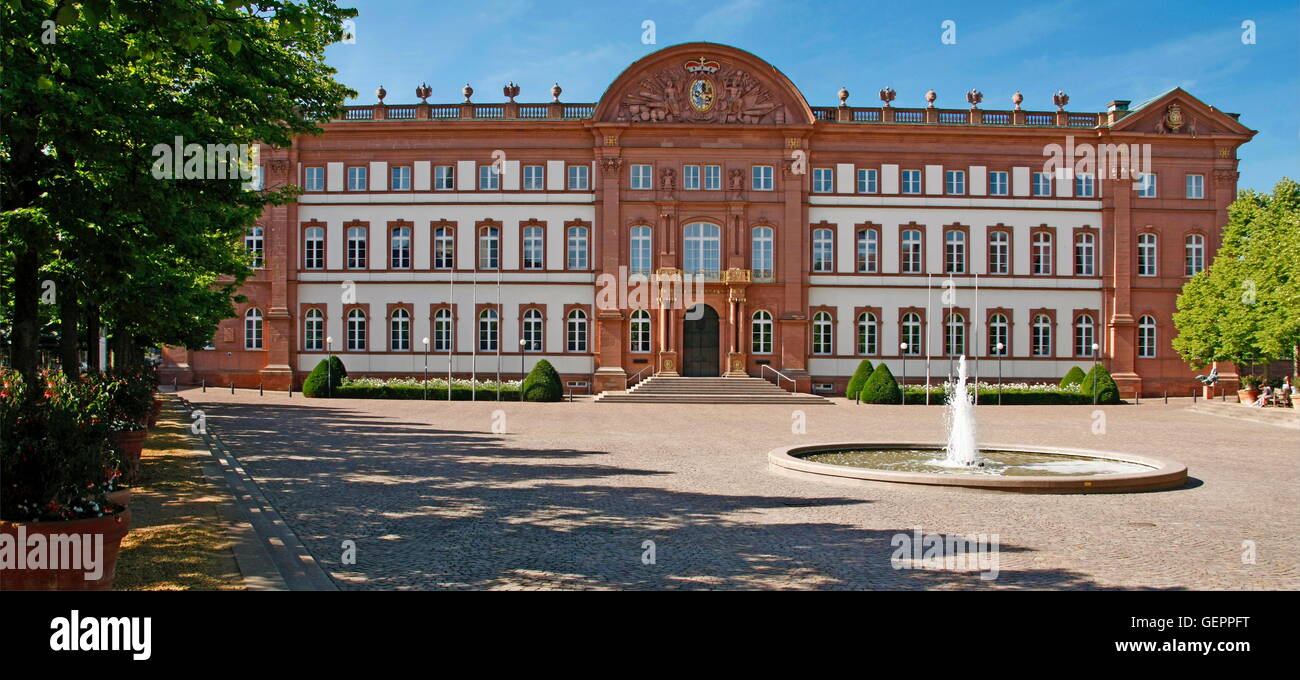 Geographie / Reisen, Deutschland, Rheinland-Pfalz, Zweibrücken, Duke Castle, gebaut: 1720 – 1725 von Jonas Erikson Sundahl, größten pfälzischen weltlichen Gebäude im Stil Barock umgebaut: 1965, heute Sitz der pfälzischen Provinz High Court und der Court von einem Stockfoto