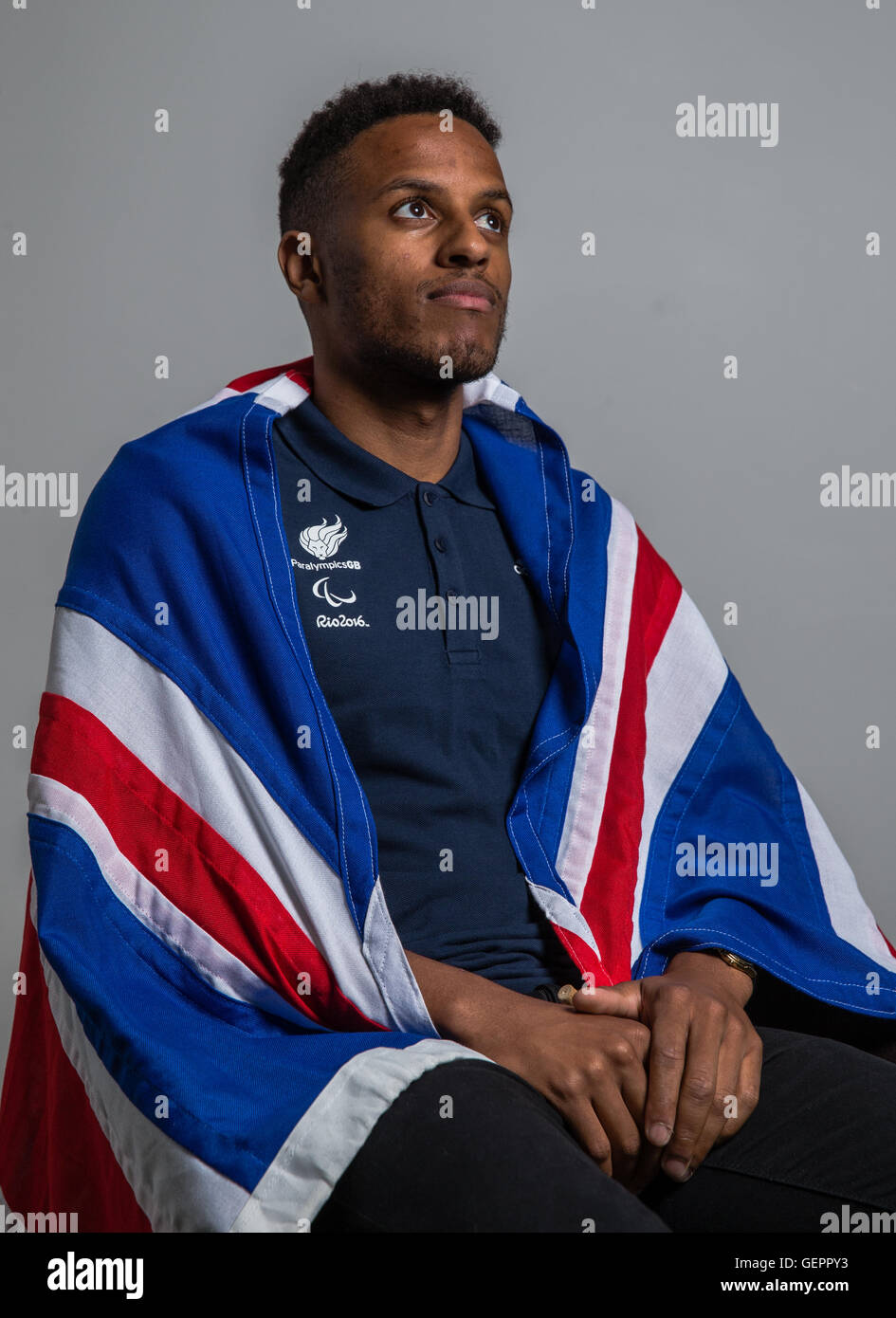 Großbritanniens Guide Läufer Chris Clarke für Libby Clegg (T11 100m & 200m) stellt während einer ParalympicsGB Leichtathletik-Team-Ankündigung bei Deloitte, London. Stockfoto