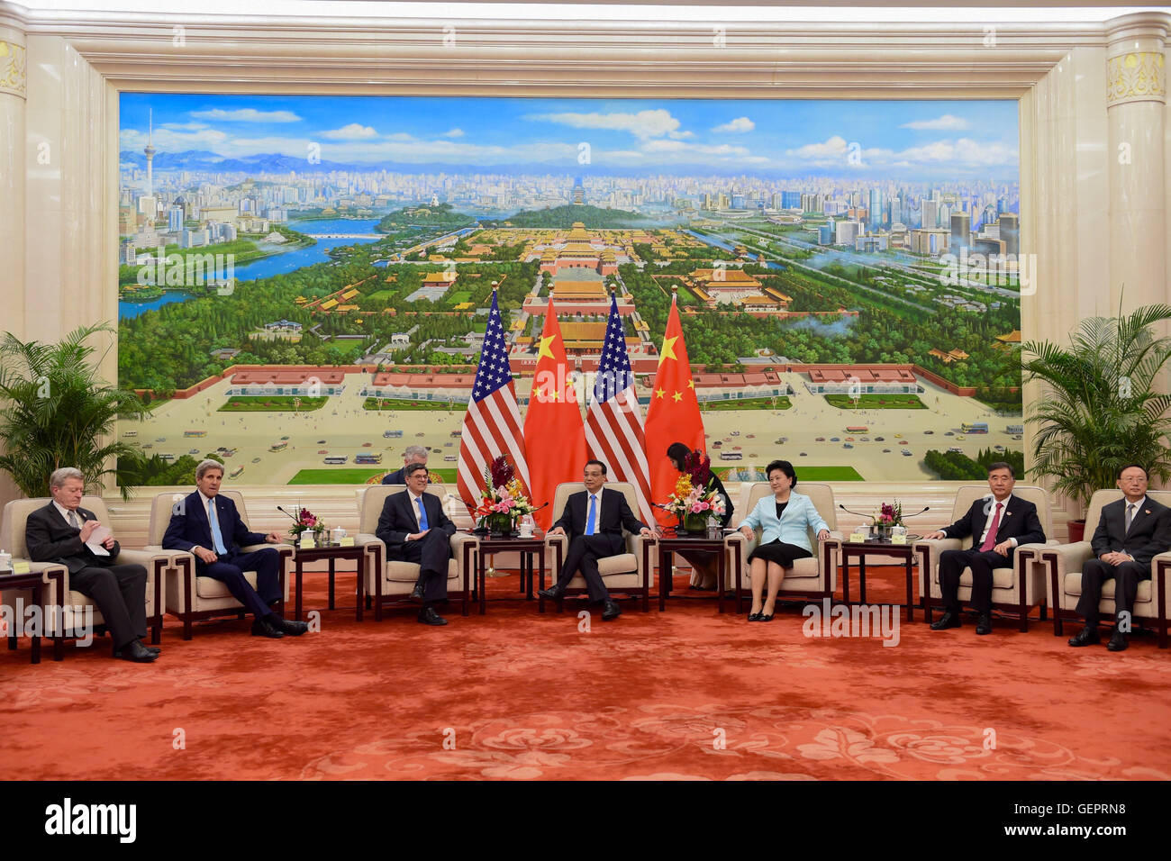 Sekretärinnen Kerry und Lew Treffen mit chinesischen Premierministers Li inmitten der US-chinesischen strategischen und wirtschaftlichen Dialog in Peking Stockfoto