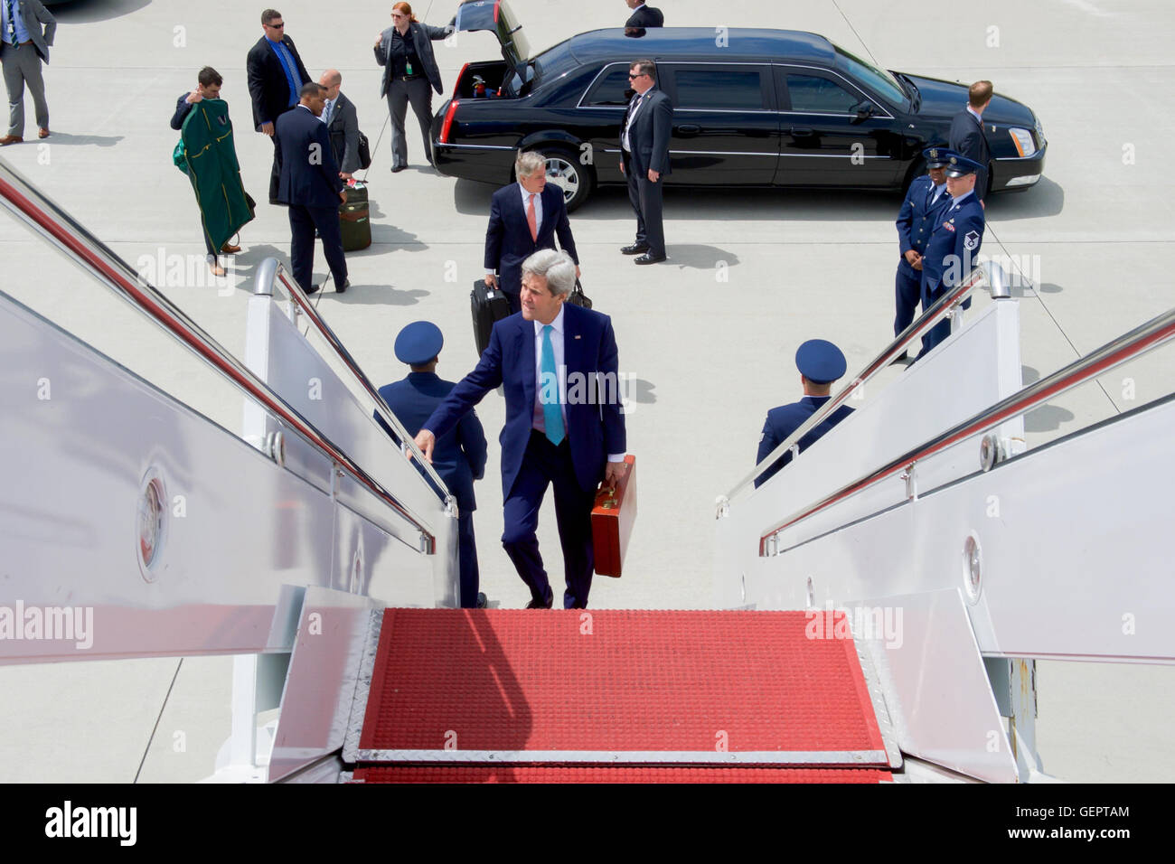 Secretary Kerry Boards Flugzeug Flug nach Texas und Rede an Reis-Universität Baker Institute über Religion und Außenpolitik Stockfoto