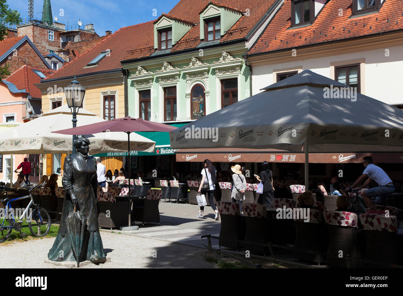 Kroatien, Zagreb, Altstadt, Tkalciceva Street, Marija Jurić Zagorka Statue. Stockfoto