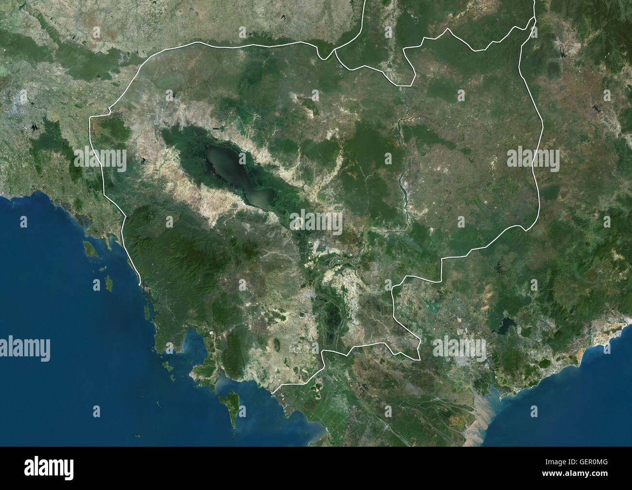 Satellitenansicht von Kambodscha (mit Ländergrenzen). Dieses Bild wurde aus Daten von Landsat-Satelliten erworben erstellt. Stockfoto