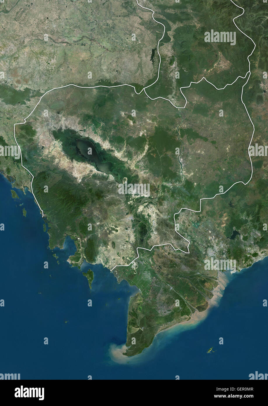 Satellitenansicht von Kambodscha (mit Ländergrenzen). Dieses Bild wurde aus Daten von Landsat-Satelliten erworben erstellt. Stockfoto