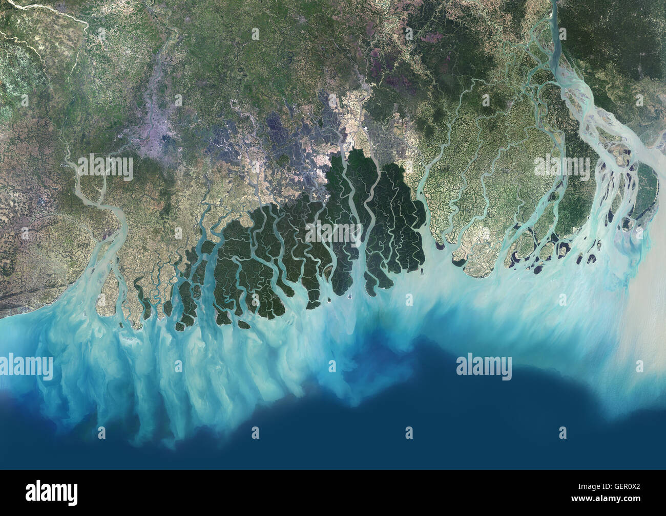 Satelliten-Ansicht der Ganges River Delta, Bangladesch, Indien. Auch bekannt als das Brahmaputra-Delta, es mündet in den Golf von Bengalen. Kalkutta liegt im unteren Ganges Delta entlang des Hooghly River (im Westen auf dem Bild). Dieses Bild wurde von da zusammengestellt. Stockfoto