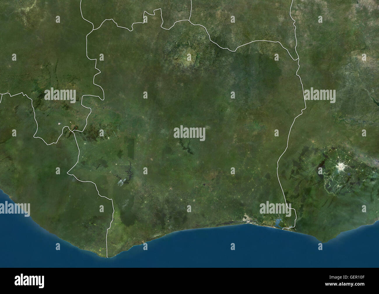 Satellitenansicht der Côte d ' Ivoire (mit Ländergrenzen). Dieses Bild wurde aus Daten von Landsat-Satelliten erworben erstellt. Stockfoto
