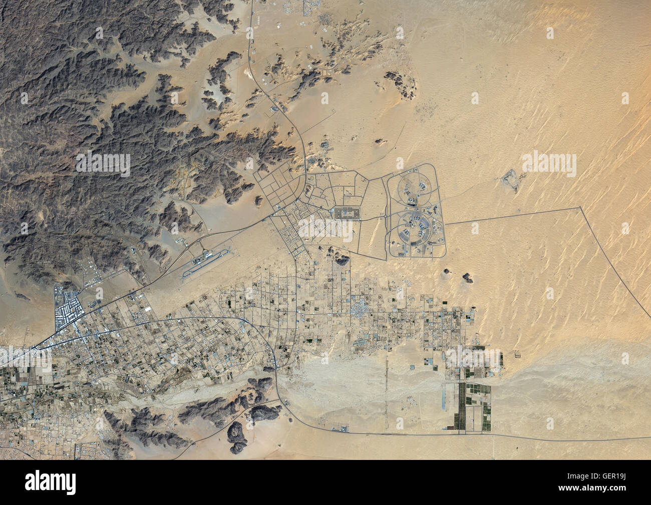 Satellitenansicht von Najran Universität, Saudi-Arabien. Dieses Bild wurde vom Satelliten Landsat 8 im Jahr 2014 aufgenommen. Stockfoto