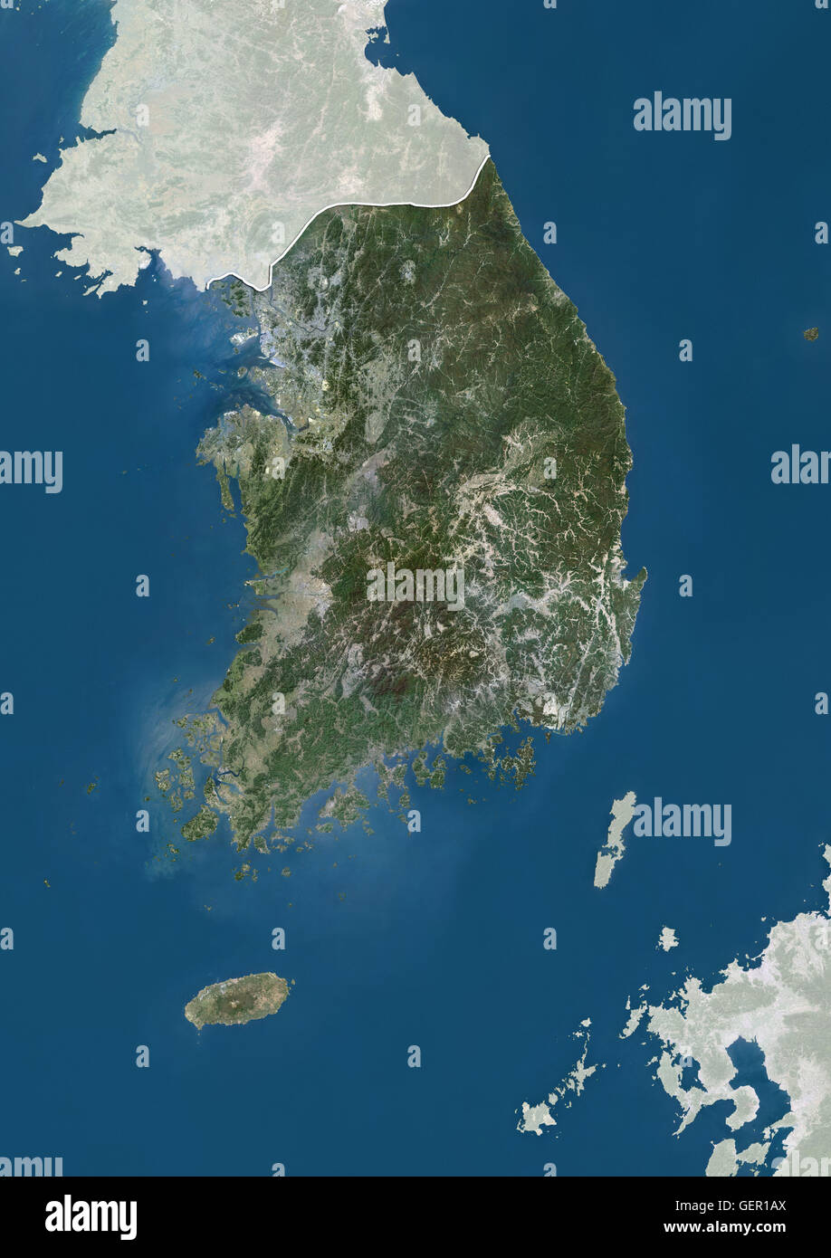 Satellitenansicht von Südkorea (mit Ländergrenzen und Maske). Dieses Bild wurde aus Daten von Landsat-Satelliten erworben erstellt. Stockfoto