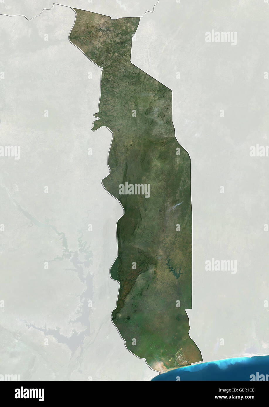 Satellitenansicht von Togo (mit Ländergrenzen und Maske). Dieses Bild wurde aus Daten von Landsat-Satelliten erworben erstellt. Stockfoto