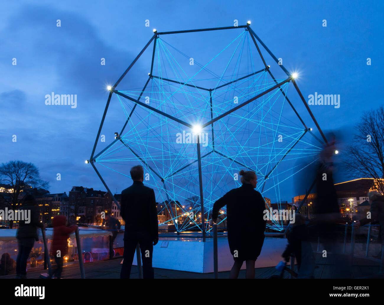 AMSTERDAM, Niederlande - 26. Dezember 2015: Lichtkunst an der Amsterdamer Lichterfest. Dezember des historischen Zentrums der Stockfoto