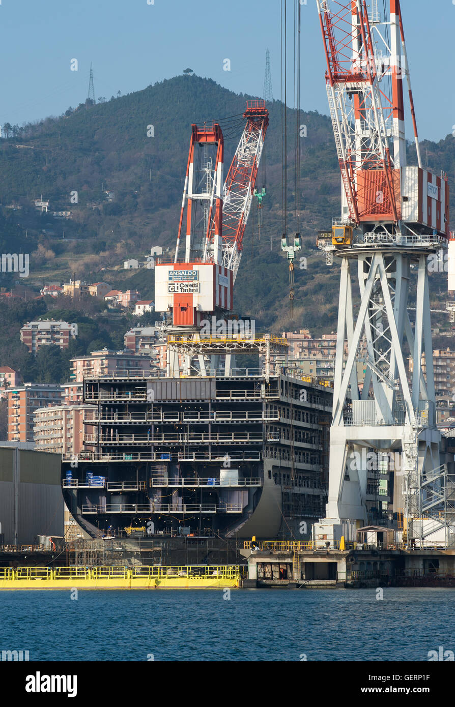 Genua, Italien, der Bau einer Kreuzfahrt Schiff in der Fincantieri-Werft Stockfoto