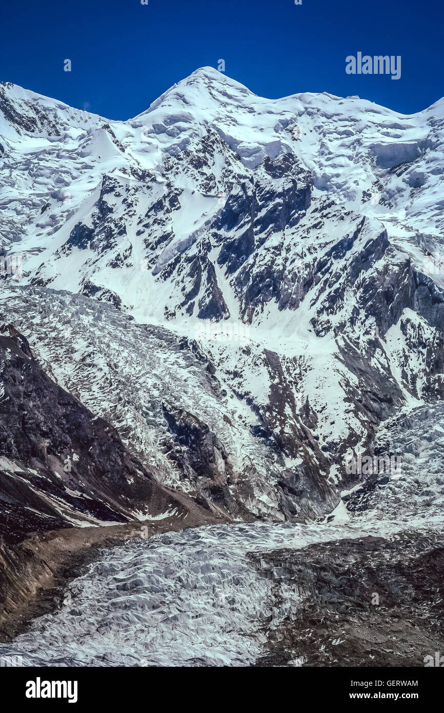 Massive Gletscher am Fuße des Berg Nanga Parbat im Bereich von