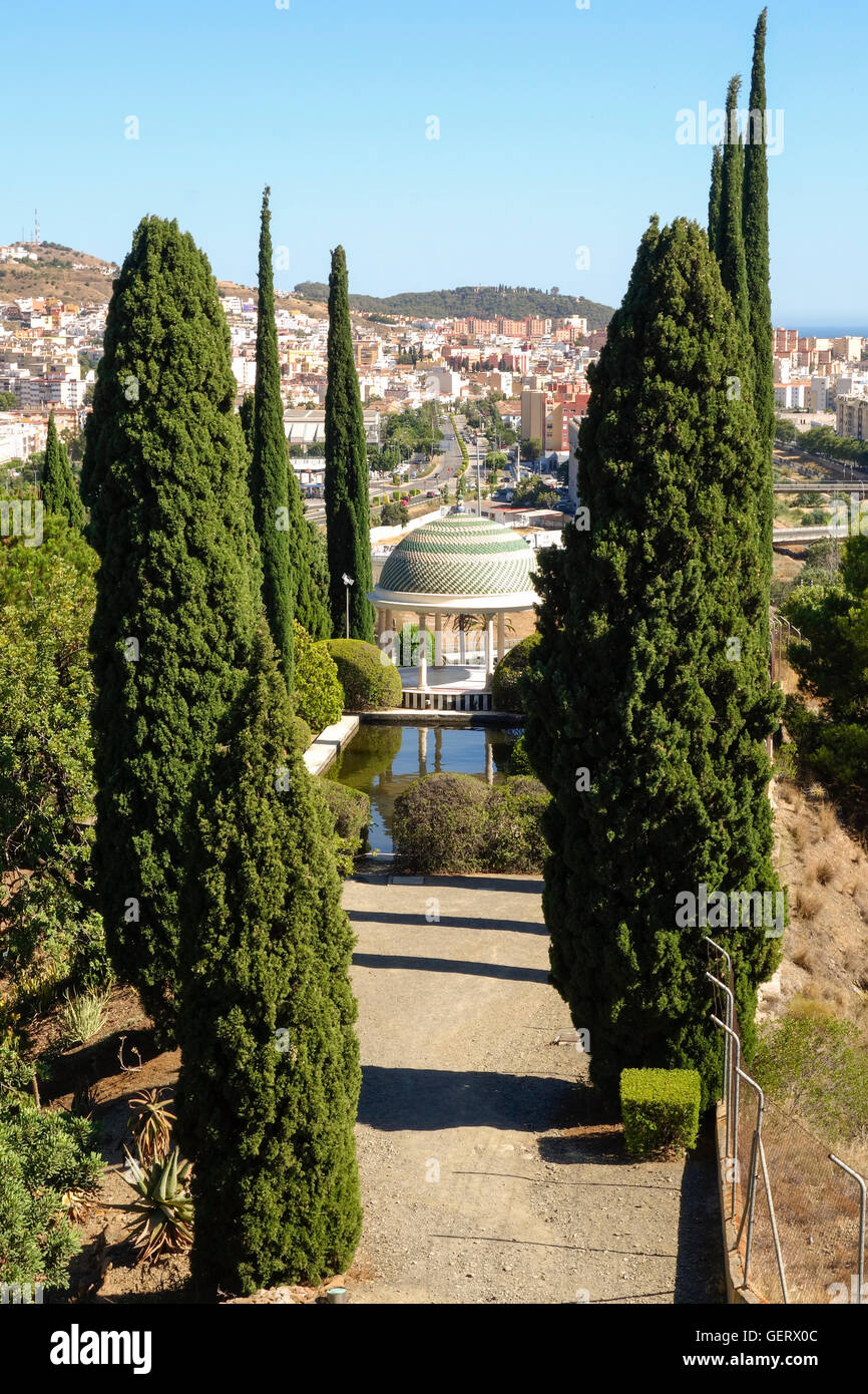 Botanischer Garten, La Concepción mit Malaga im Hintergrund, Andalusien, Spanien. Stockfoto