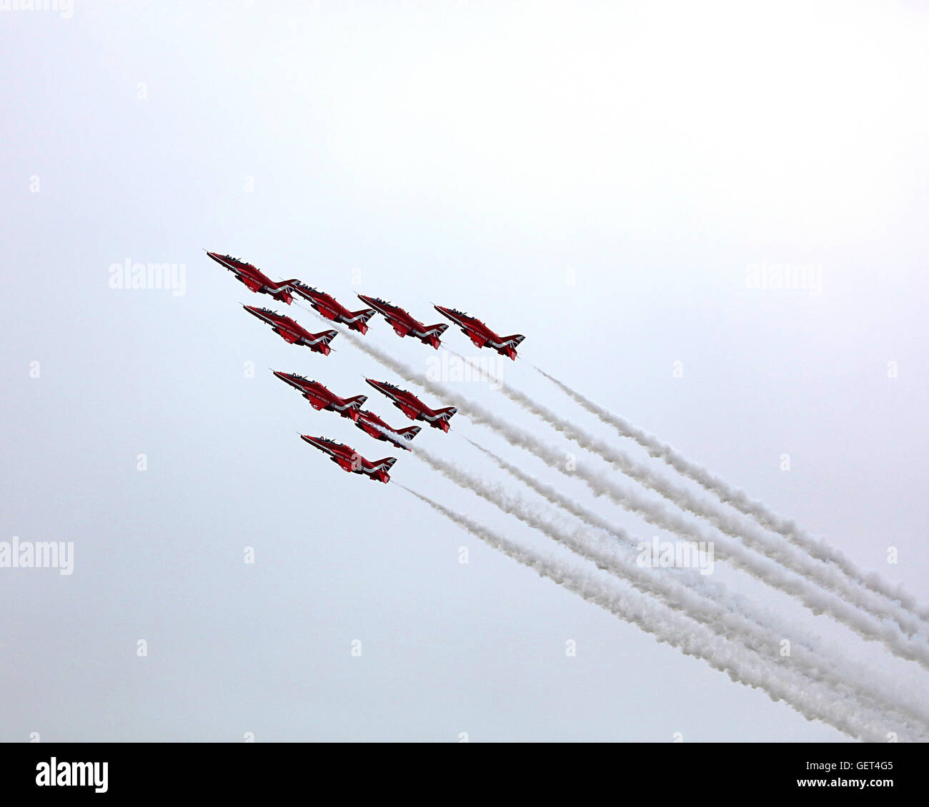 Red Arrows Reachig für den Himmel. Schottlands nationale Airshow. Stockfoto