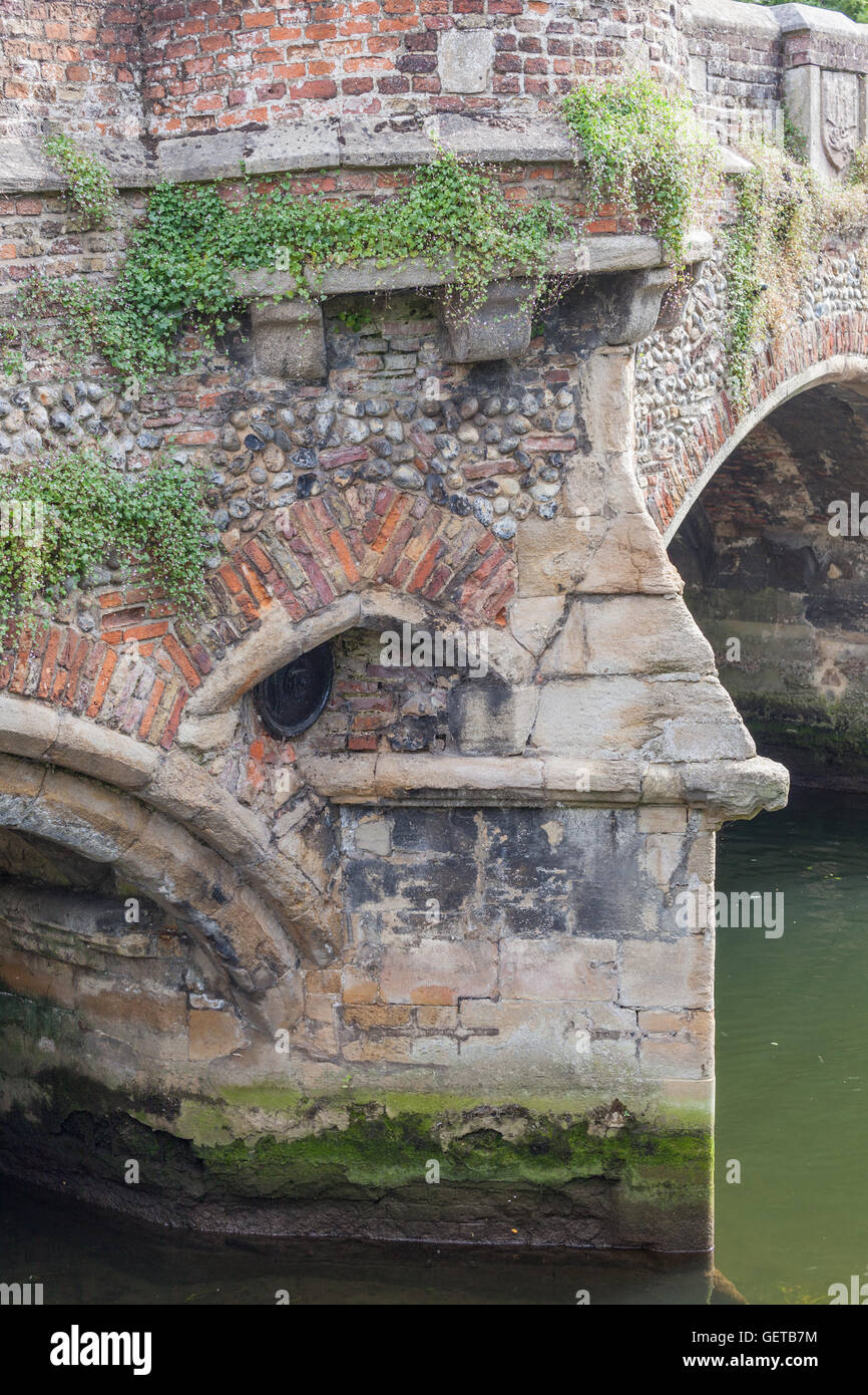 Bischöfe-Brücke über den Fluss Wensum Norwich Norfolk England Stockfoto