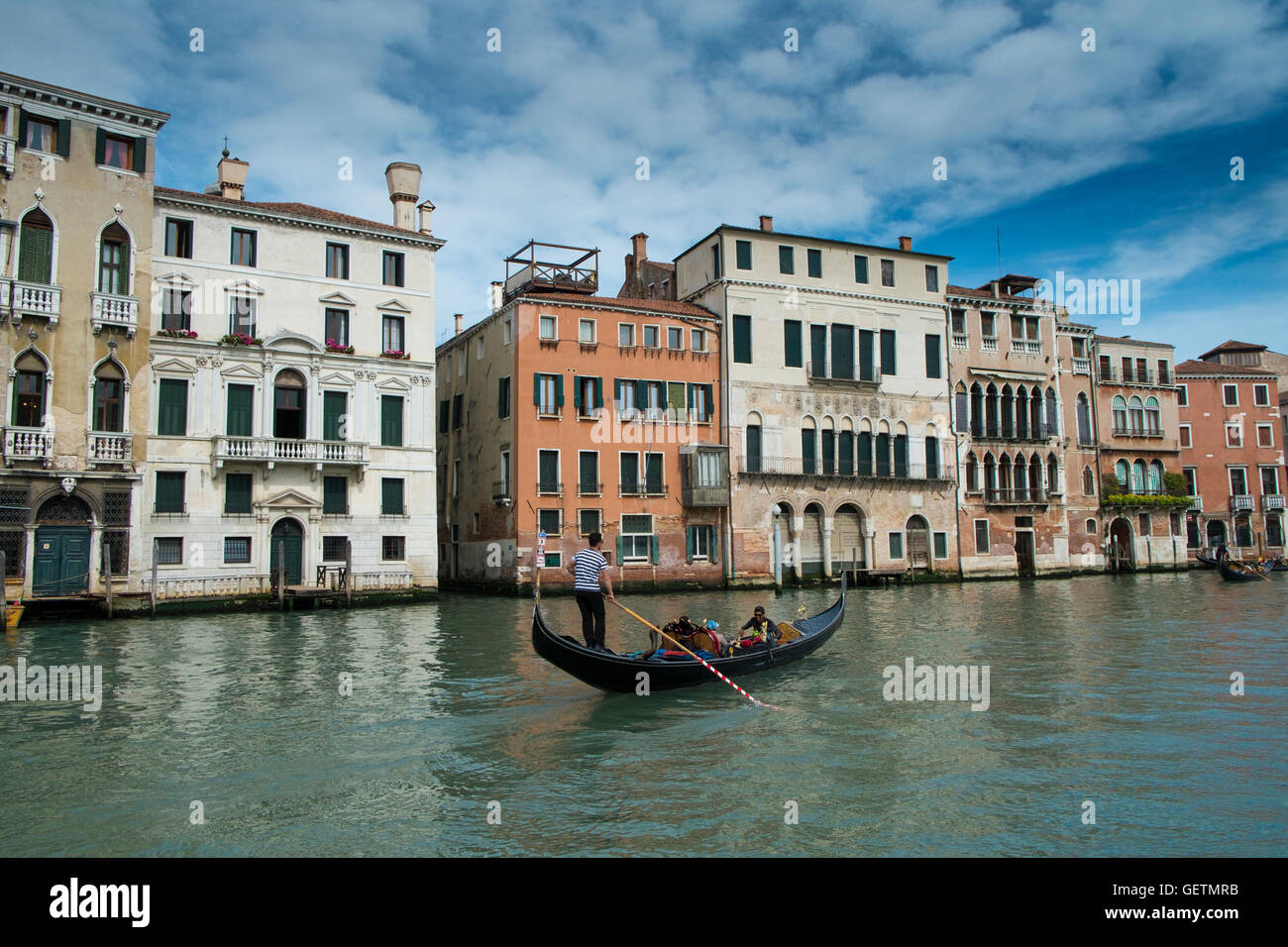 Gondel auf dem Canal Grande in Venedig. Stockfoto
